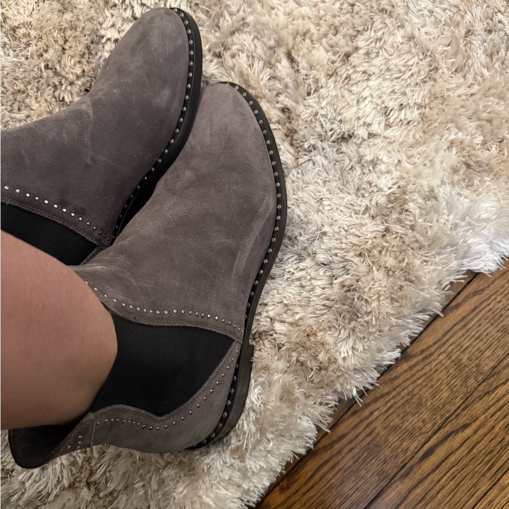 Micro stud Chelsea booties - Picture 14 of 16